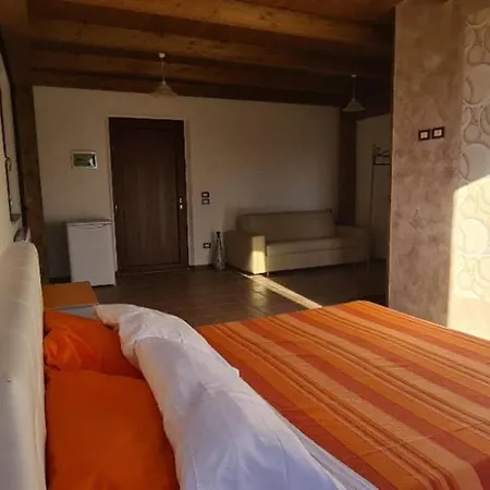 מלון Bellavista Serra SantʼAbbondio